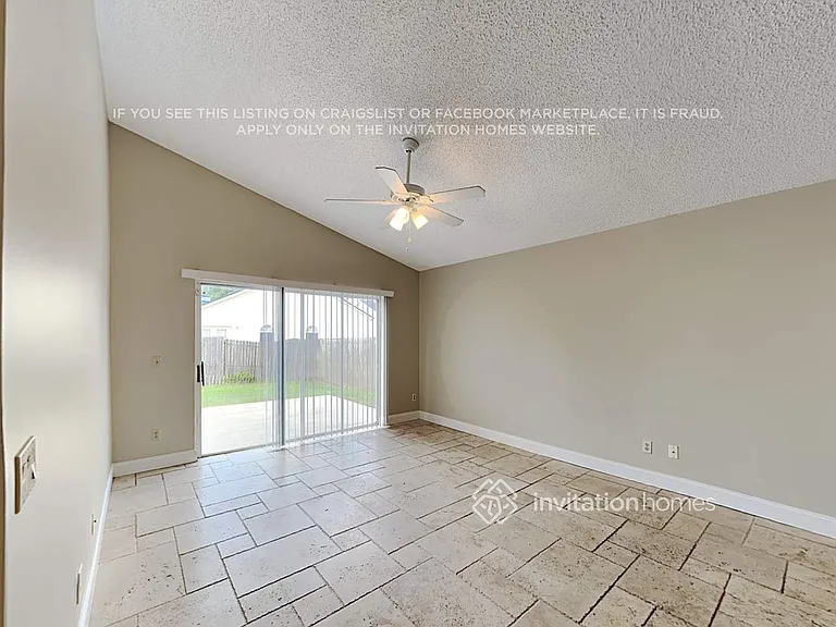 1039 Whittier Cir — Photo 4