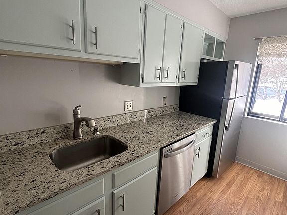 3rd image of 59 Highwood Dr #1