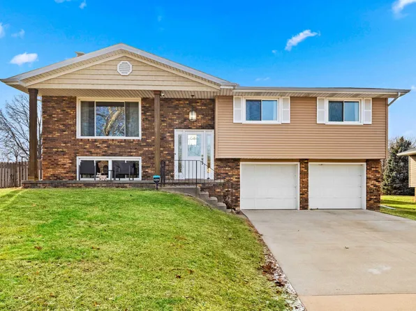 113 Regal Ln, East Peoria, IL 61611