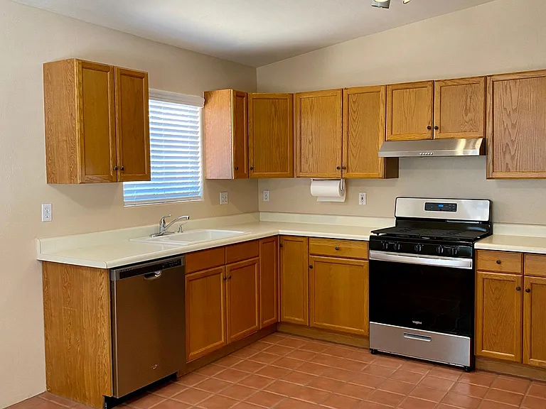 3041 E Loretta Dr — Photo 36