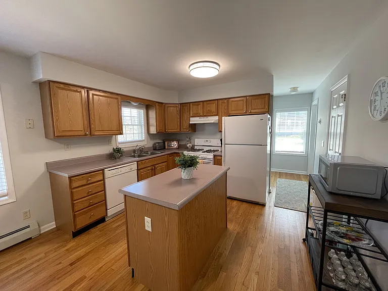 59 Peconic Ave — Photo 5