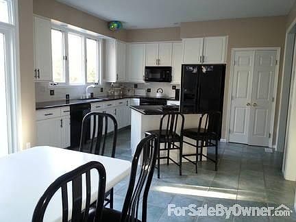 Kitchen
						:
						New appliances, granite countertops, ceramic floor.