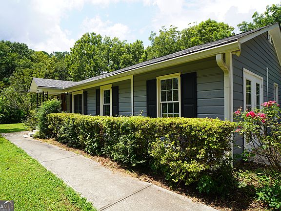 3rd image of 1032 Chatham Rd
