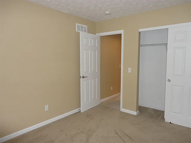 596 Jodee Dr — Photo 9