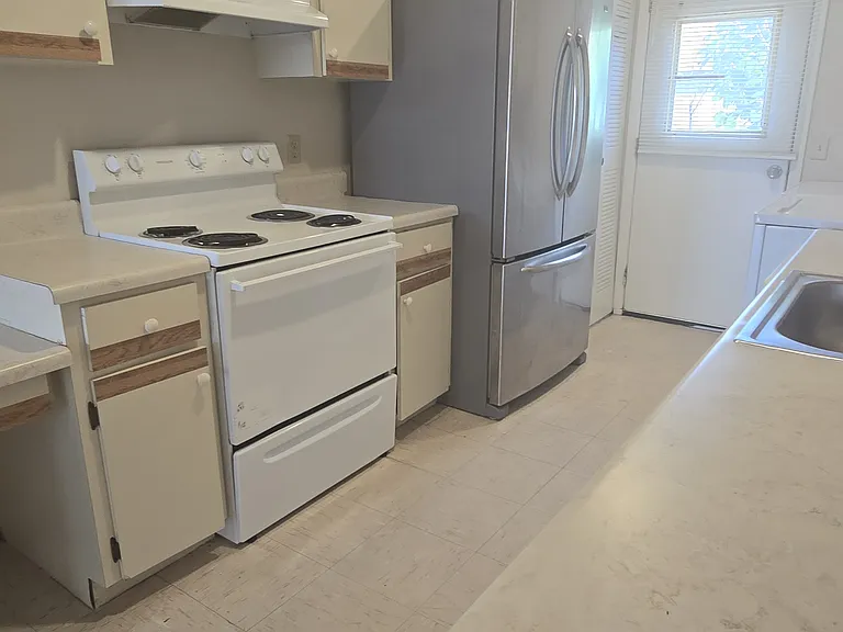 367 W Rosewood Ln — Photo 1