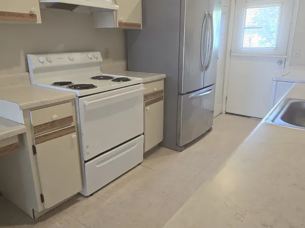 367 W Rosewood Ln, Tavares, FL 32778