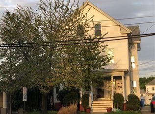 1530-1532 Cranston St, Cranston, RI 02920