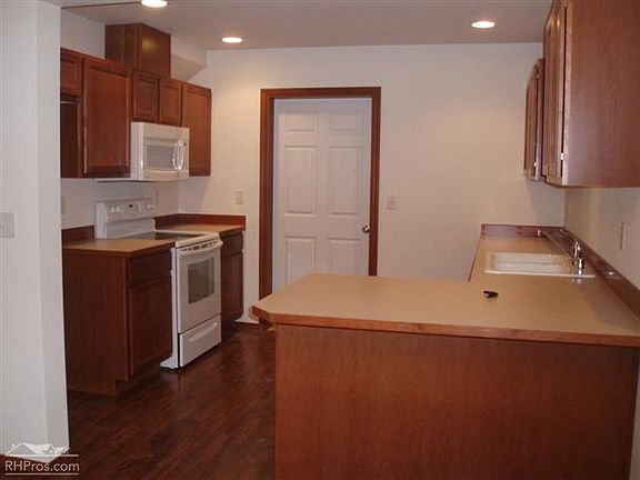 2nd image of 7220 193rd Ave E #B