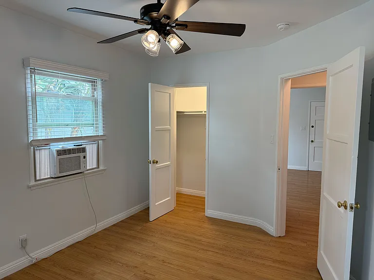 4123 1/2 W Toluca Lake Ave #4123-1/2 — Photo 19