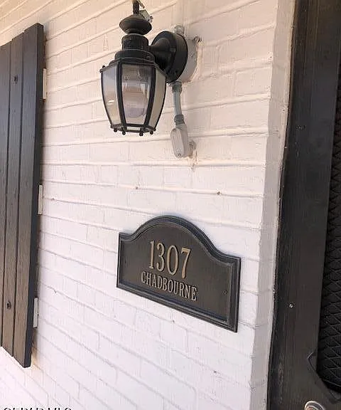 1307 Chadbourne St — Photo 3