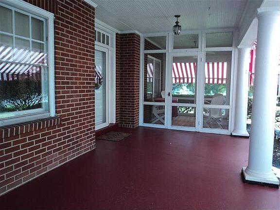 3rd image of 1412 Catalpa Dr