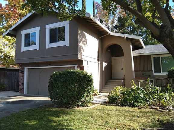 3rd image of 8256 Holly Oak St