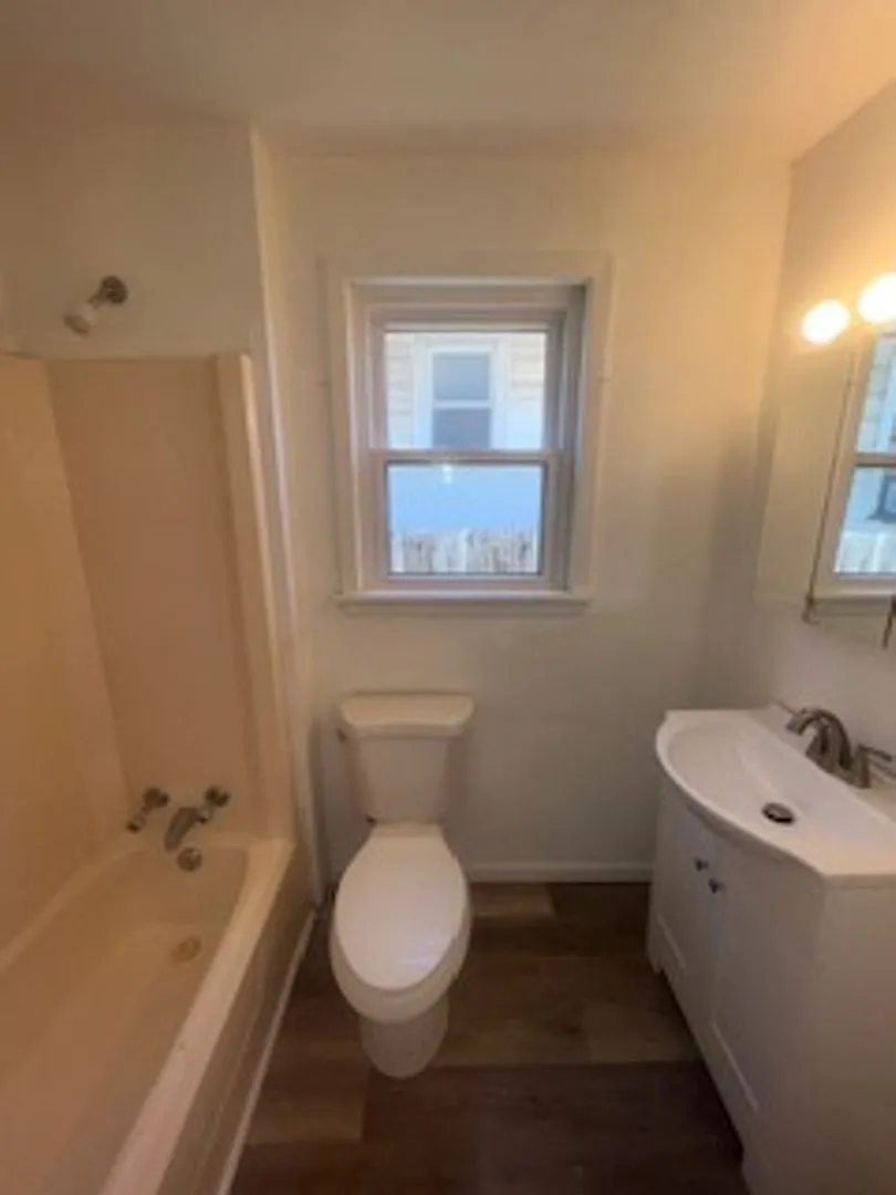 313 East Franklin Street — Photo 4