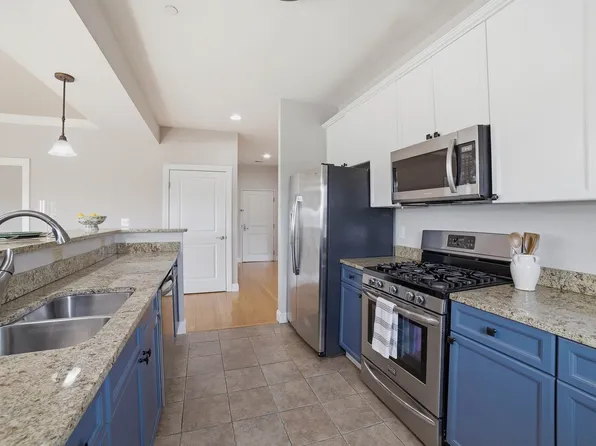 527 Pawtucket Blvd Unit 608, Lowell, MA 01854