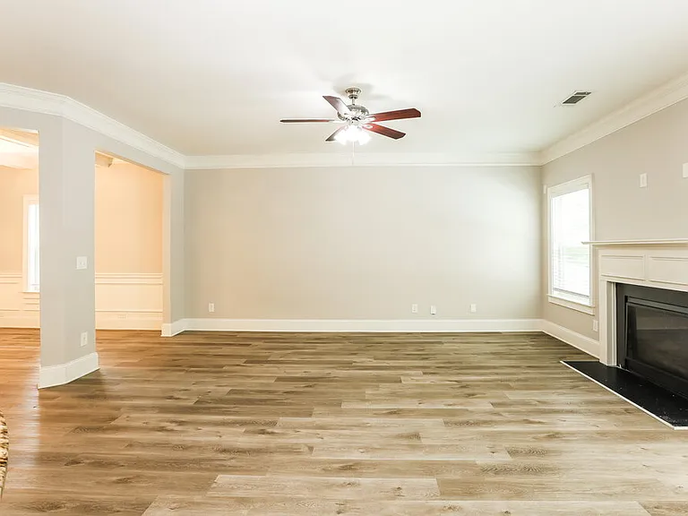402 Silver Oak Dr — Photo 6