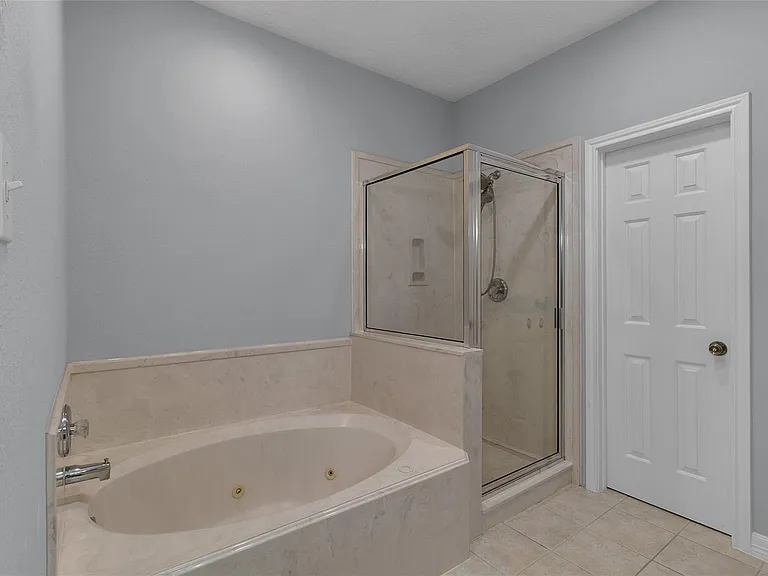 341 W 23rd St — Photo 23