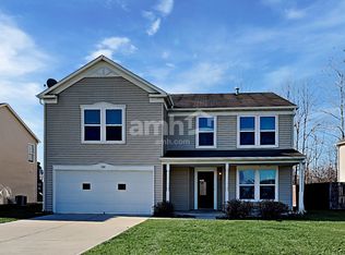 524 Bridgewater Dr, Greenfield, IN 46140