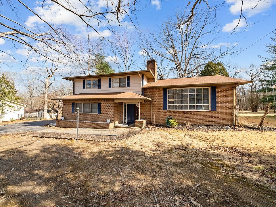 1st image of 2275 Spruce Loop