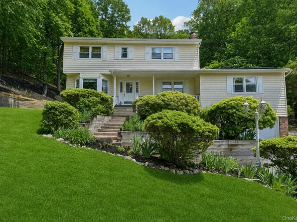 7 Diana Hill, Huntington, NY 11743