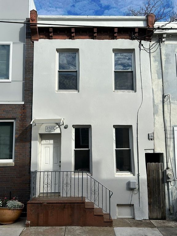 1925 N Darien St - Property Image