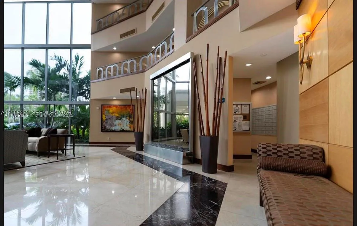 Mystic Pointe Condo No Th — Photo 3