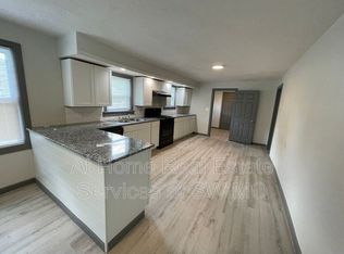 904 N Warren Ave, Springfield, MO 65802