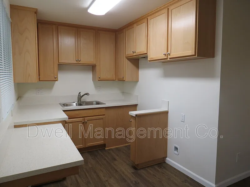 1 bed, 1.0 bath, 385 sqft, $1,750 — Photo 3