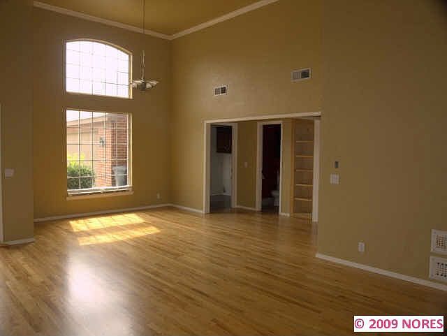 2nd image of 3004 W Vandalia Cres S