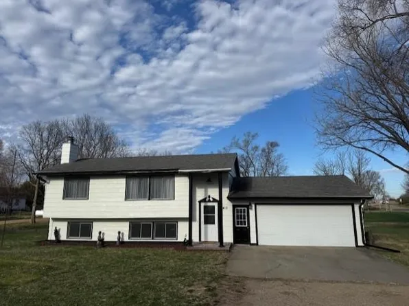 1410 Ivy St, Tyndall, SD 57066