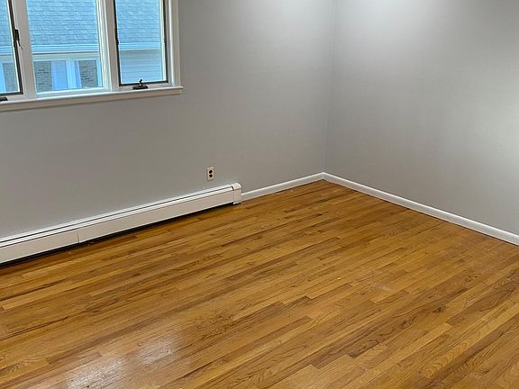 4th image of 368 Washington Ave #1