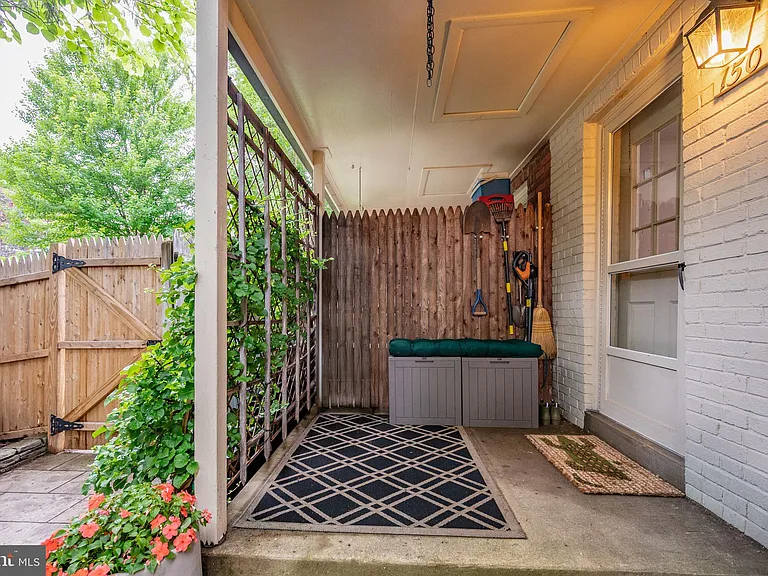 150 S Virginia Ave #34 — Photo 32