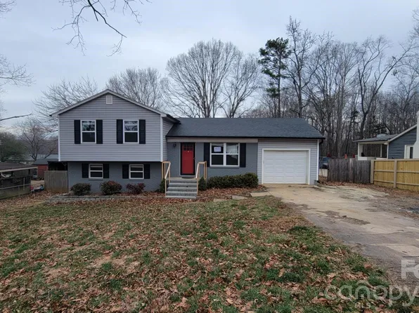 120 Shady Bluff Dr, Gastonia, NC 28052
