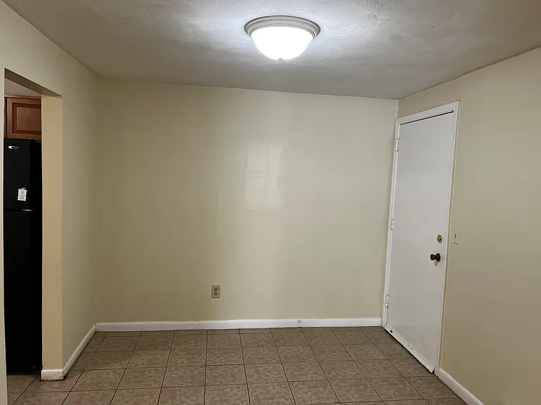 740 Central Street Apartment — Photo 5