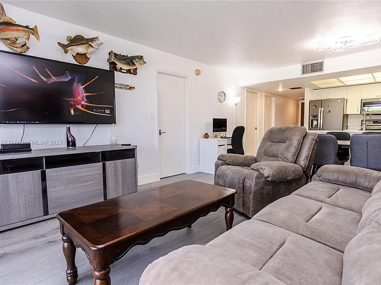 500 N Francisco St #234 — Photo 30