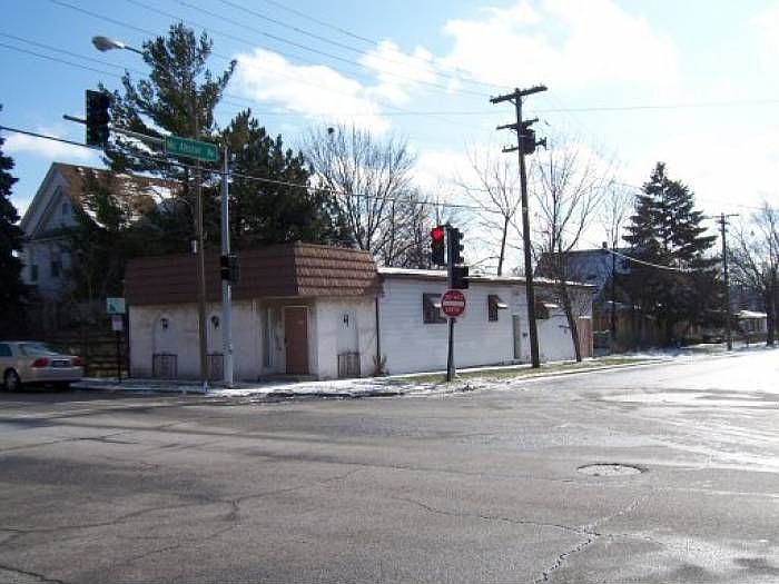 2nd image of 421 10th St