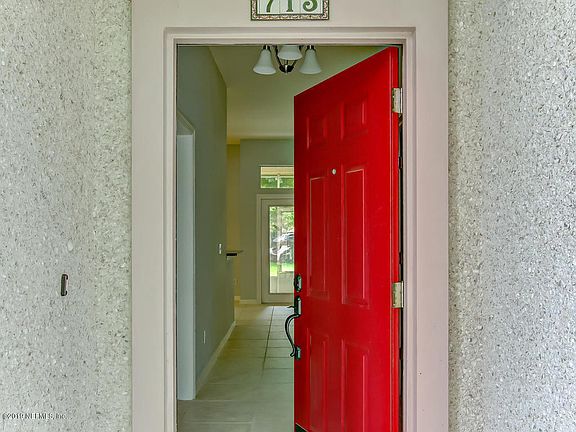5th image of 713 Trotwood Trace Ct