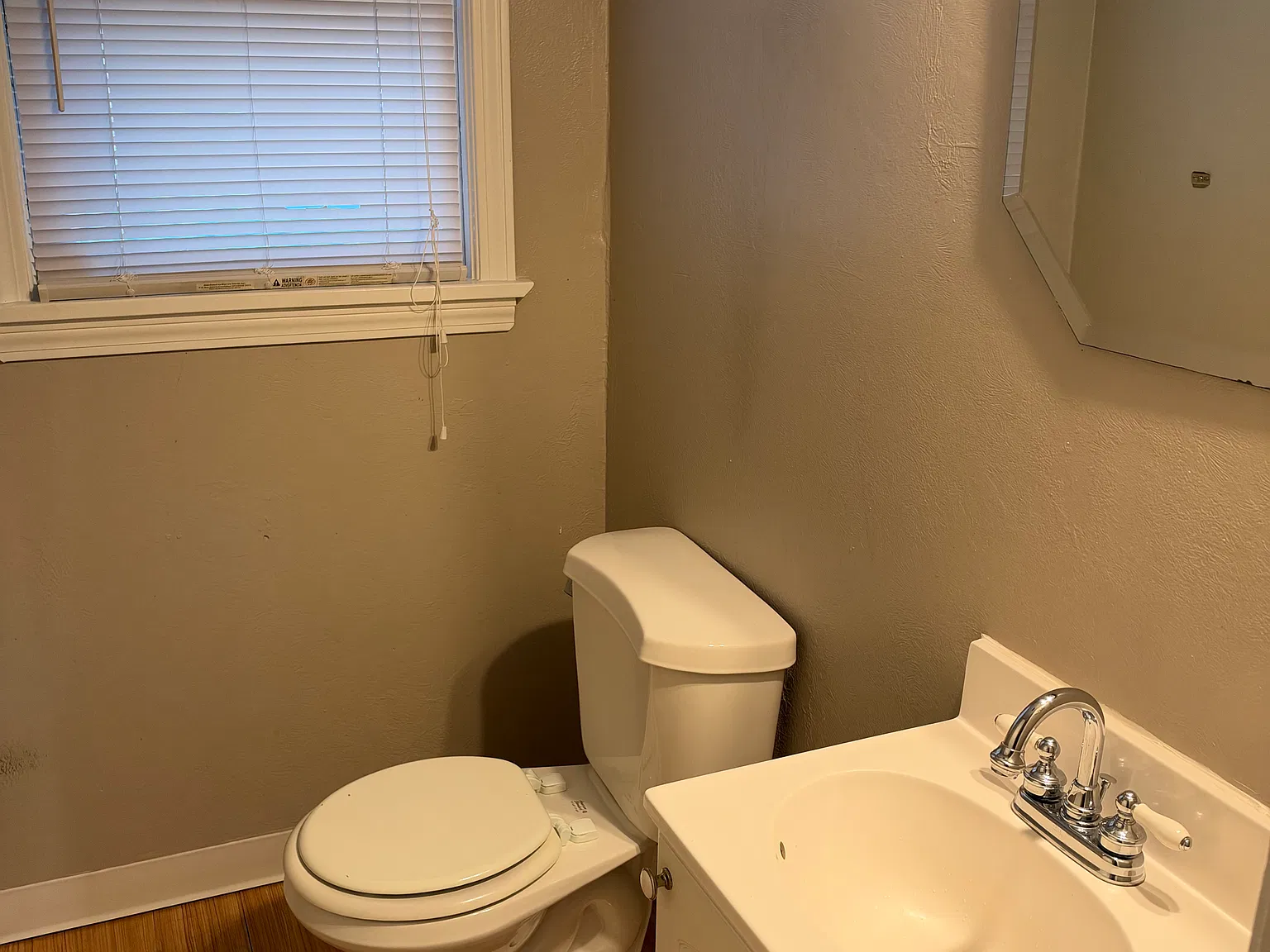 3 bed, 1.5 bath, 1700 sqft, $1,850 — Photo 4