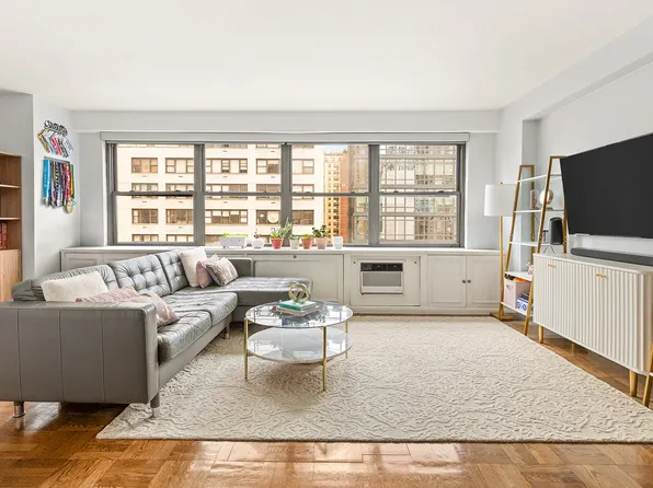 399 East 72nd Street image 1 of 6