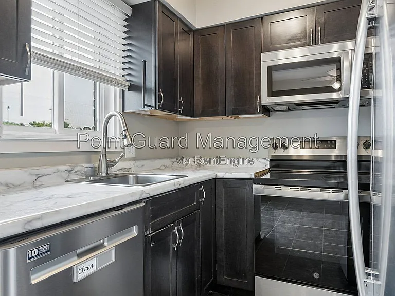 504-604 Cordes Dr — Photo 21