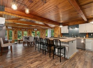 910 W End Dr, Newton, NJ 07860