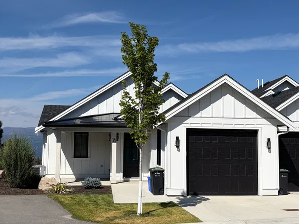 100 Grange Dr #16, Vernon, BC V1H 2M1