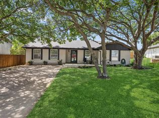 5728 Constitution Ct, Watauga, TX 76148