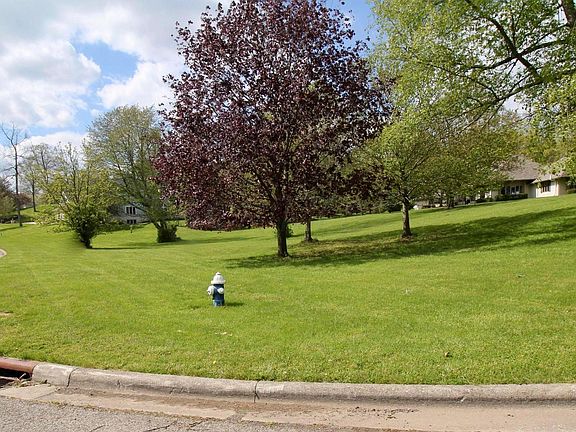 2nd image of 270 Bryn Du Dr