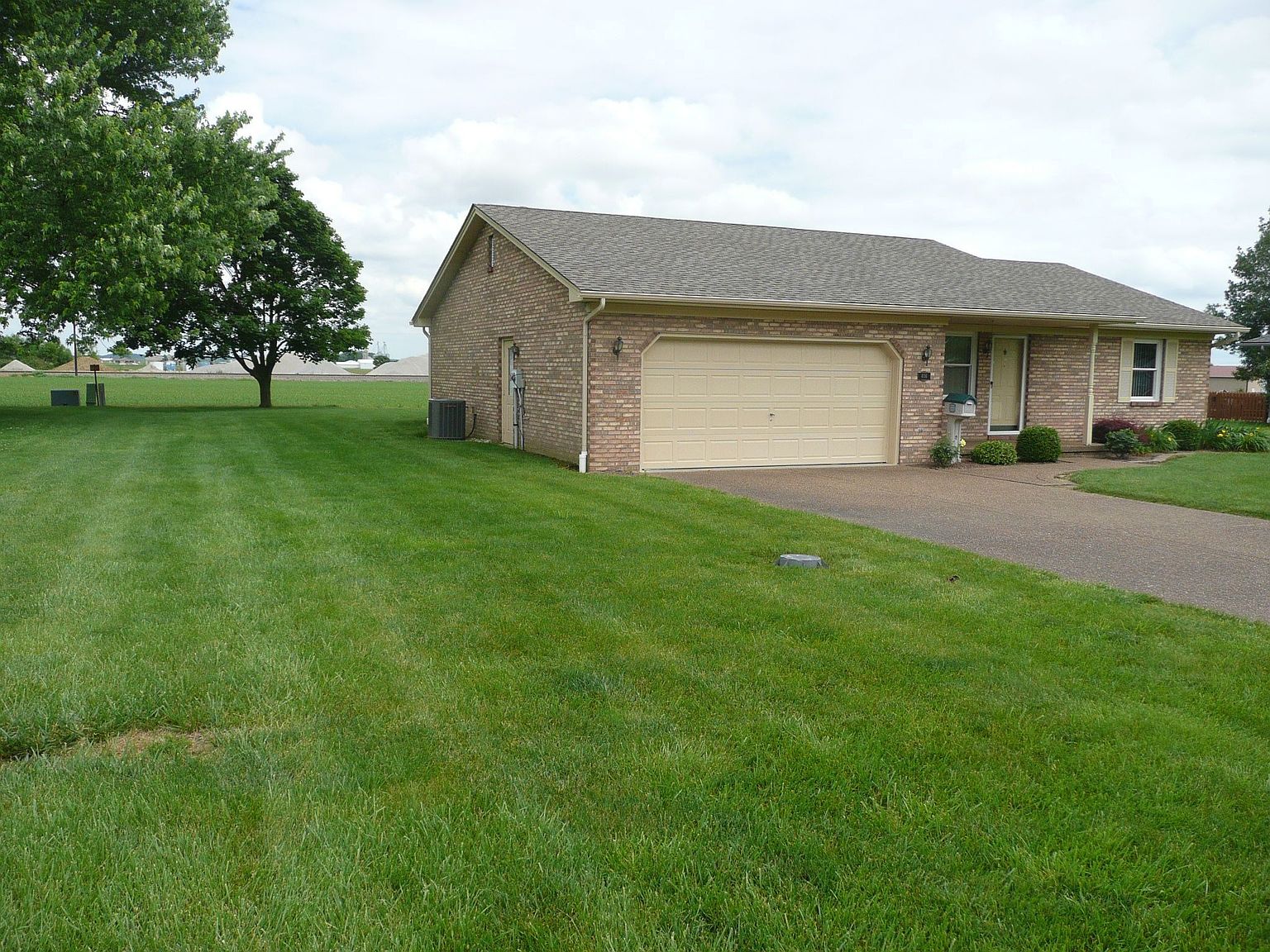 416 Bradley Dr, Haubstadt, IN 47639 Zillow