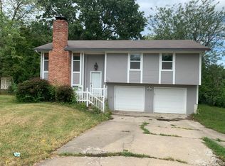 1435 Woodlawn Dr, Warrensburg, MO 64093