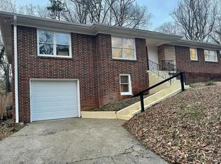 2805 Baker Ridge Dr NW, Atlanta, GA 30318