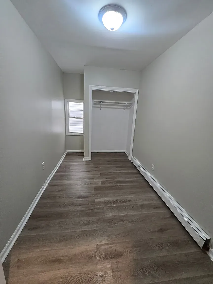 5 bed, $2,850 — Photo 3