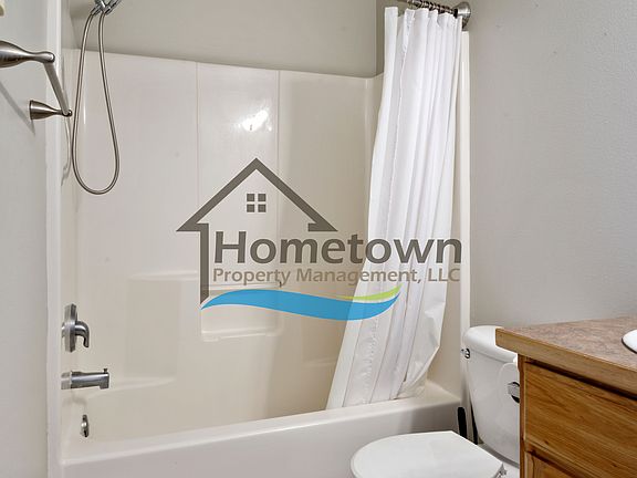 3rd image of 723-1 E Whispering Pines Ln