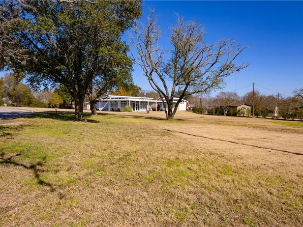 739 Inwood Dr, Bryan, TX 77802