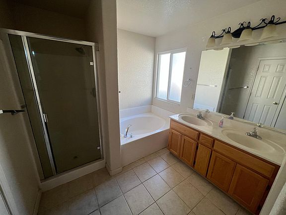 Master Priv Bathroom